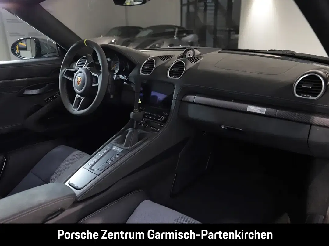Porsche 718 Spyder RS - Thumbnail 10