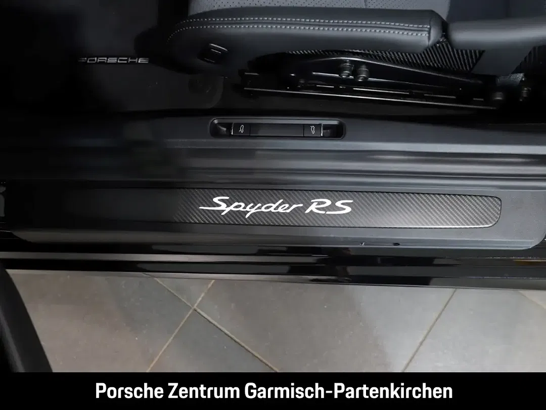 Porsche 718 Spyder RS - Thumbnail 15