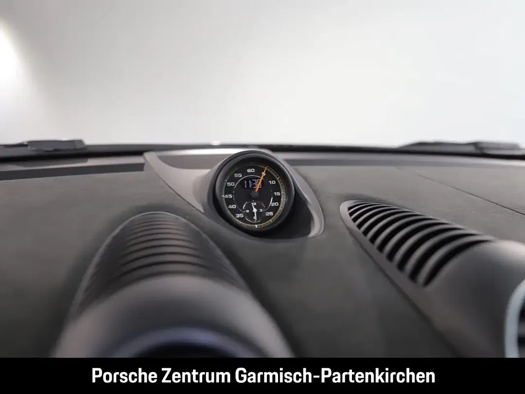Porsche 718 Spyder RS - Thumbnail 23