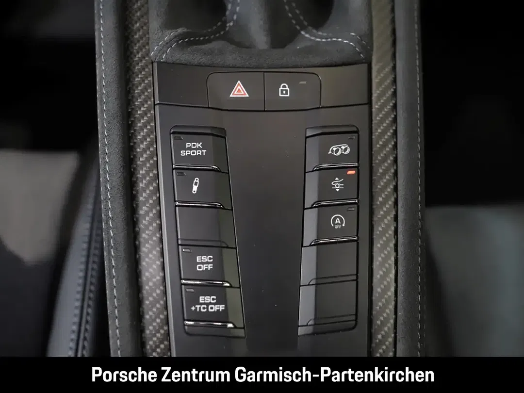 Porsche 718 Spyder RS - Thumbnail 29