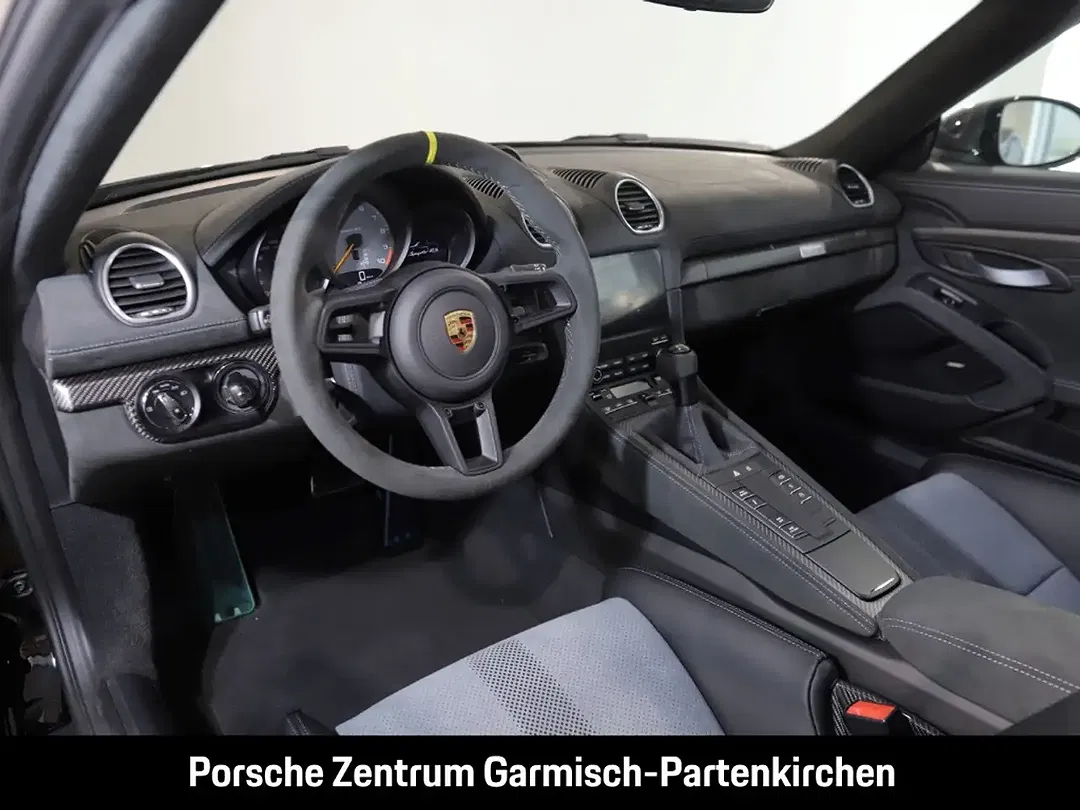 Porsche 718 Spyder RS - Thumbnail 8