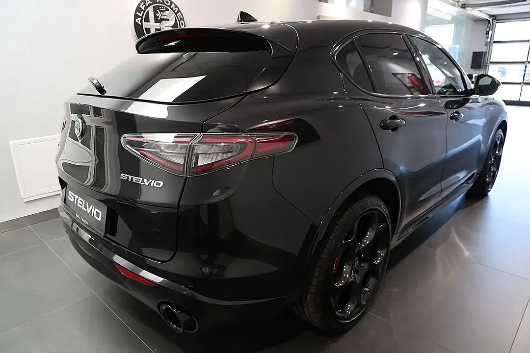 Alfa Romeo Stelvio 2.2 16V Q4 Veloce - Thumbnail 5