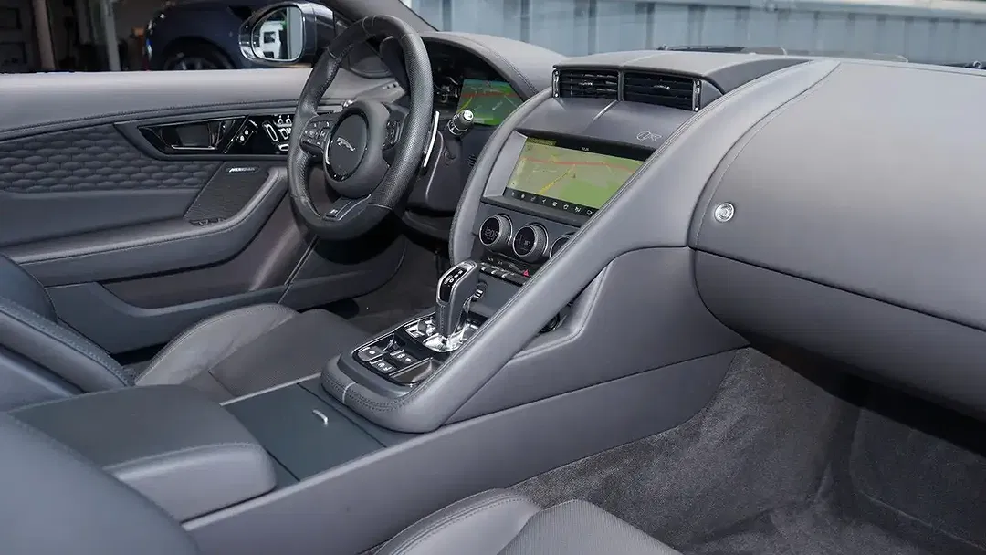 Jaguar F-Type P575 4x4 Coupe R - Thumbnail 4