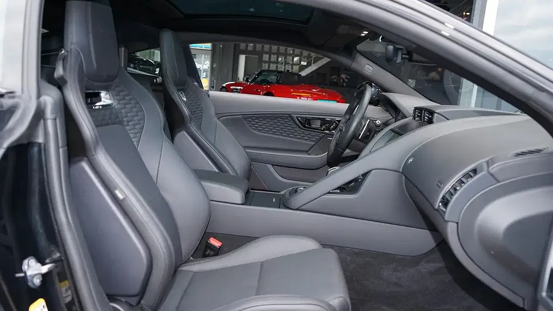Jaguar F-Type P575 4x4 Coupe R - Thumbnail 6
