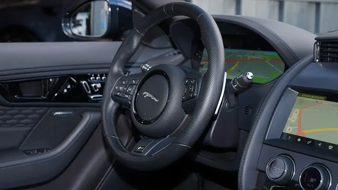 Jaguar F-Type P575 4x4 Coupe R - Thumbnail 8