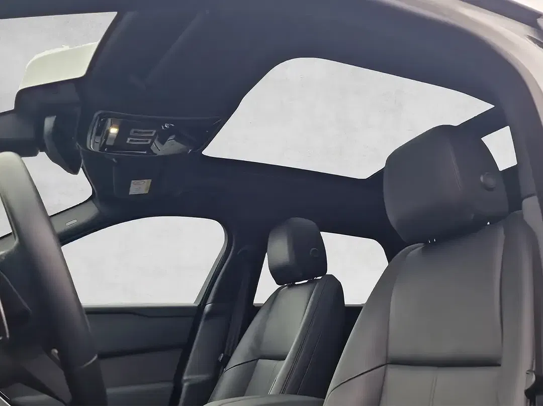 Land Rover Range Rover Velar R-Dynamic SE - Thumbnail 6