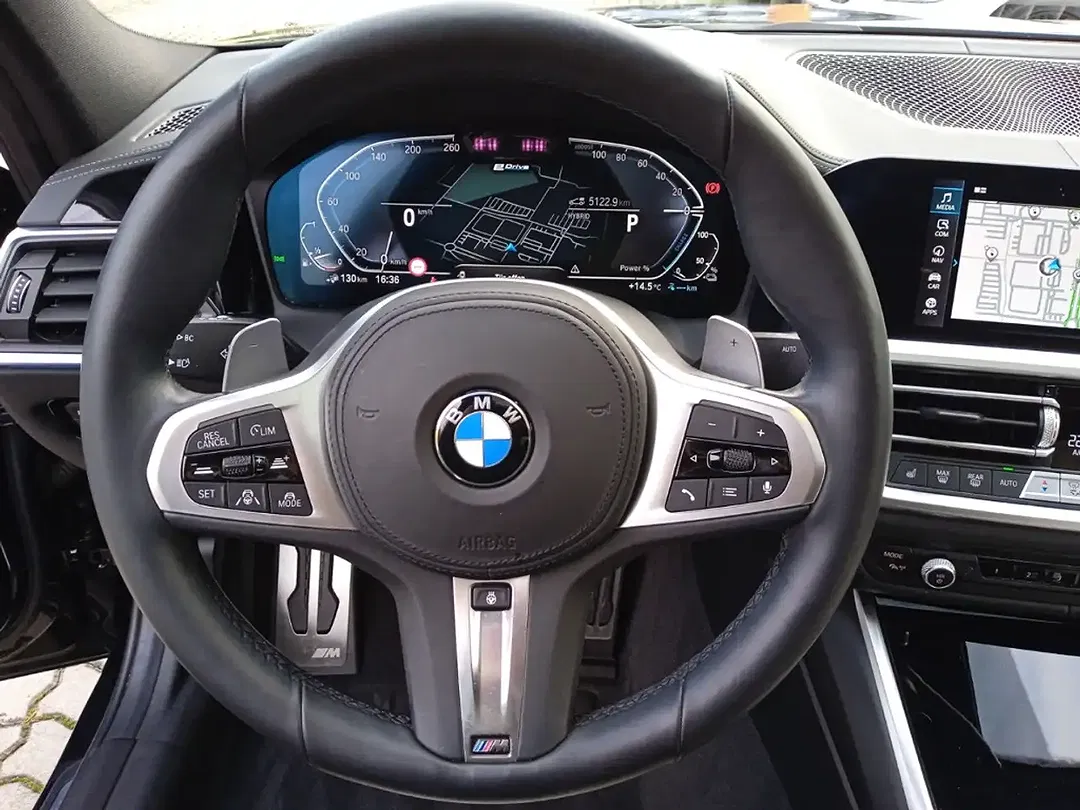 BMW 330 xDrive M Sport - Thumbnail 17