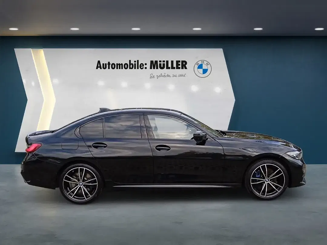 BMW 330 xDrive M Sport - Thumbnail 3