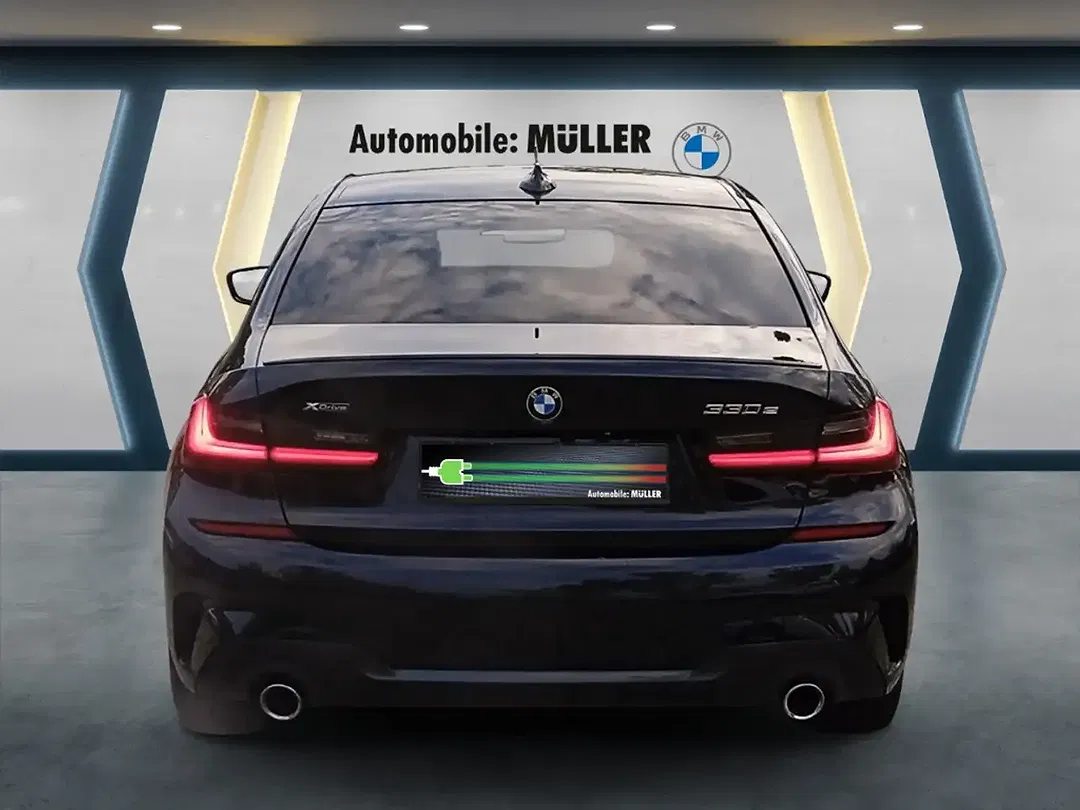 BMW 330 xDrive M Sport - Thumbnail 4