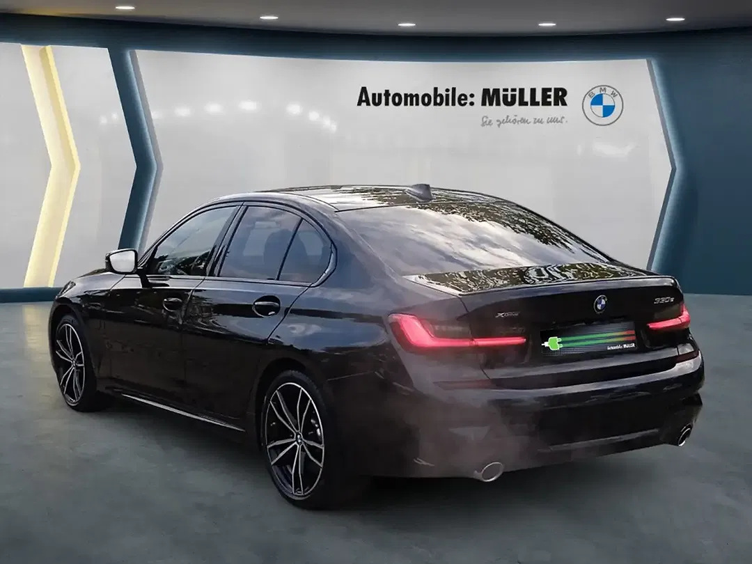 BMW 330 xDrive M Sport - Thumbnail 5