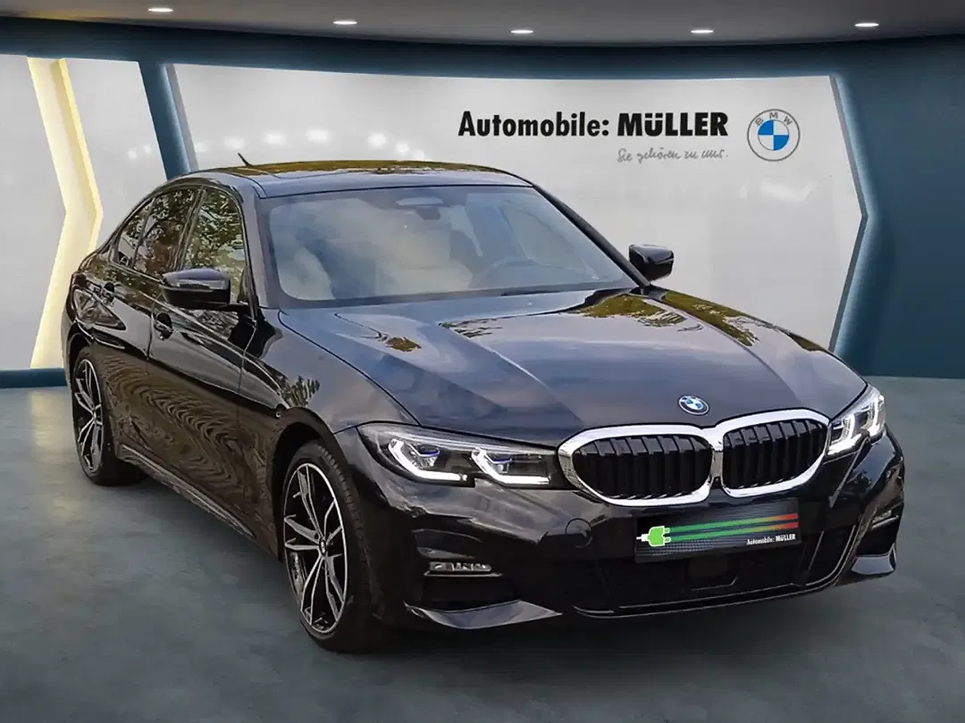 BMW 330 xDrive M Sport - Thumbnail 8