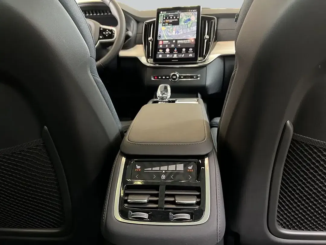Volvo XC90 T8 AWD Ultra Bright - Thumbnail 13