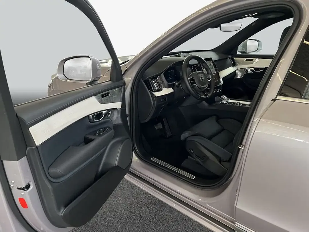Volvo XC90 T8 AWD Ultra Bright - Thumbnail 8