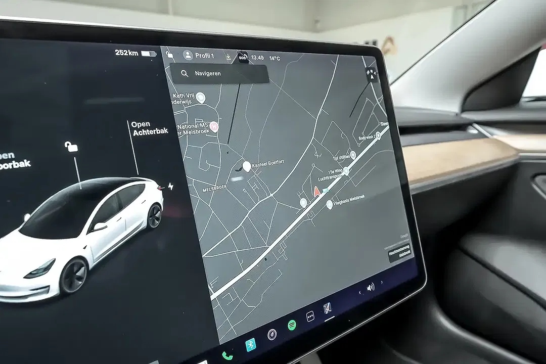 Tesla Model 3 60 kWh Standard Range Plus - Thumbnail 11