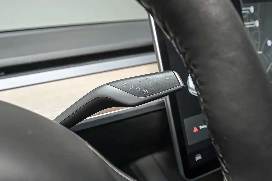 Tesla Model 3 60 kWh Standard Range Plus - Thumbnail 13