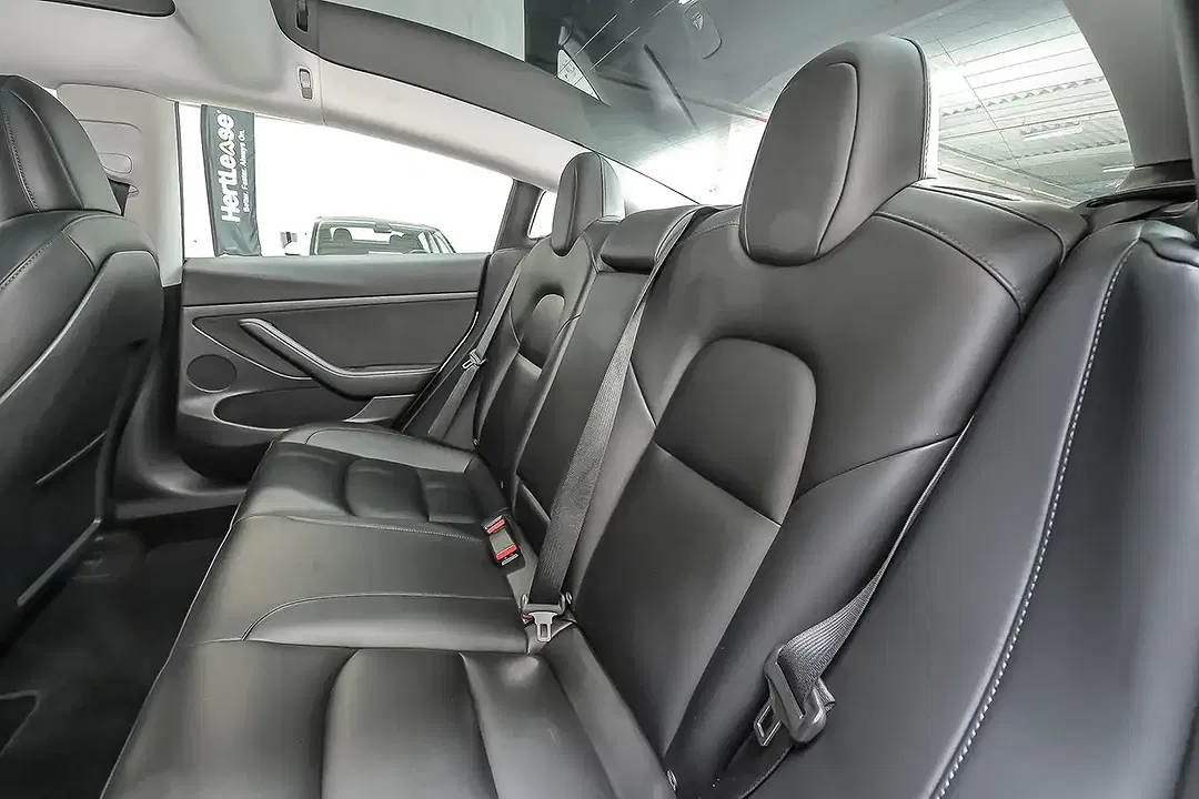 Tesla Model 3 60 kWh Standard Range Plus - foto 16