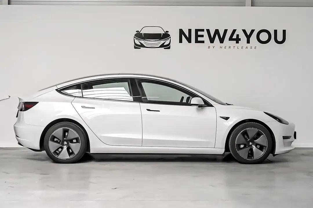 Tesla Model 3 60 kWh Standard Range Plus - Thumbnail 6