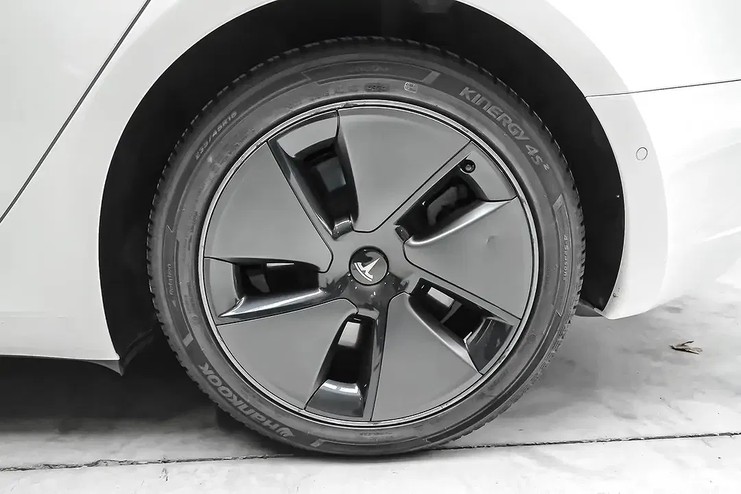 Tesla Model 3 60 kWh Standard Range Plus - Thumbnail 7