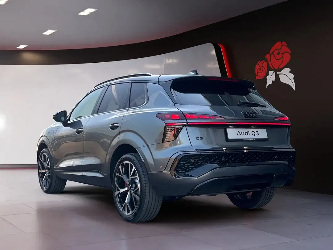 Audi Q3 1.5 TFSI S line - Thumbnail 3