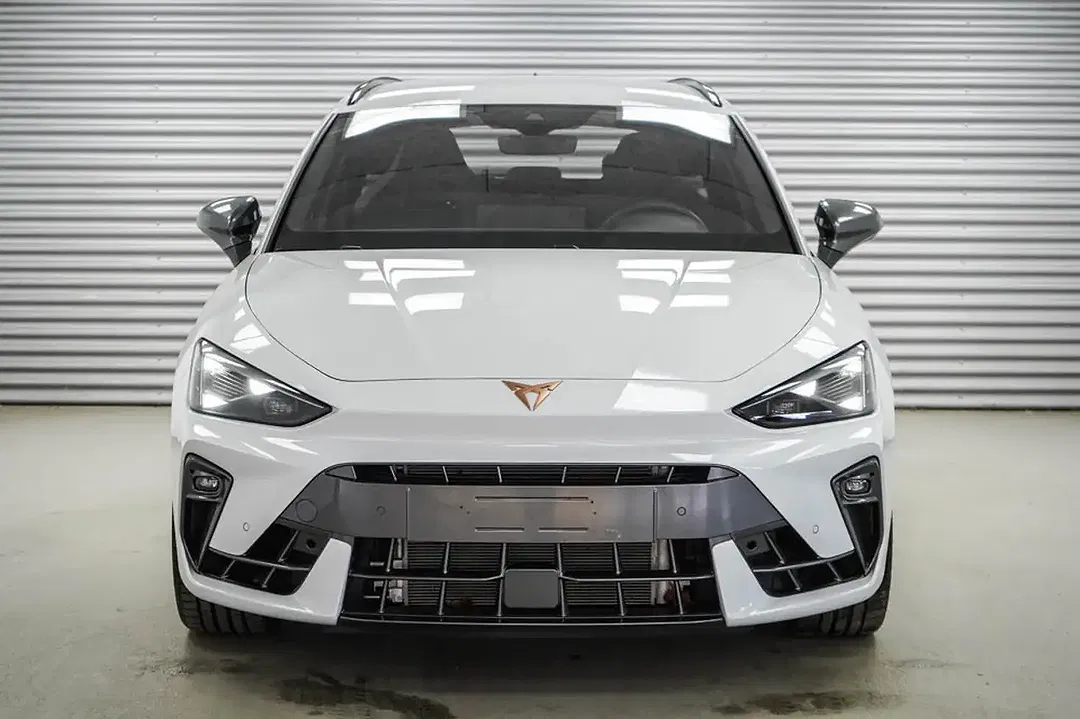 CUPRA Leon 2.0 TSI DSG 4x4 VZ - Thumbnail 2