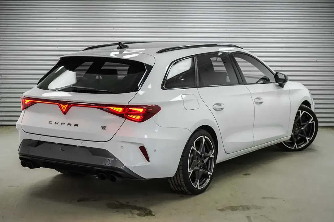 CUPRA Leon 2.0 TSI DSG 4x4 VZ - Thumbnail 3
