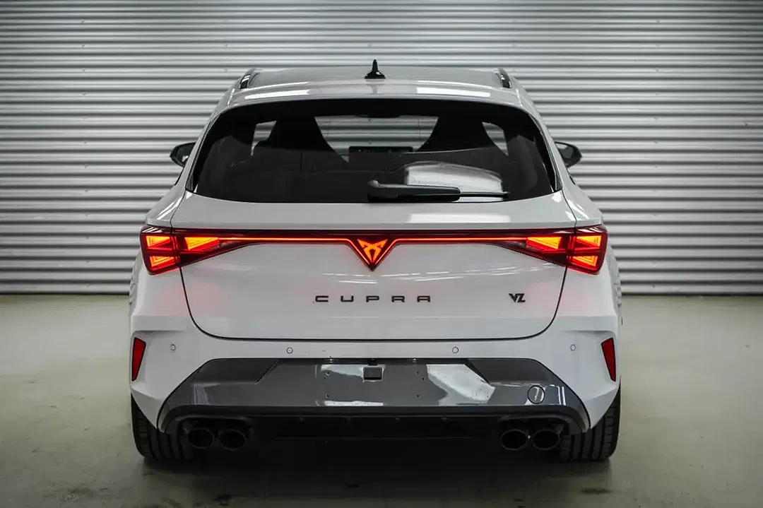 CUPRA Leon 2.0 TSI DSG 4x4 VZ - Thumbnail 4
