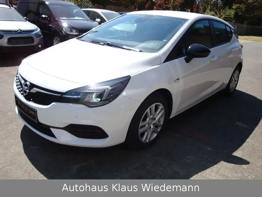 Opel Astra 1.2 Turbo Edition - foto 1