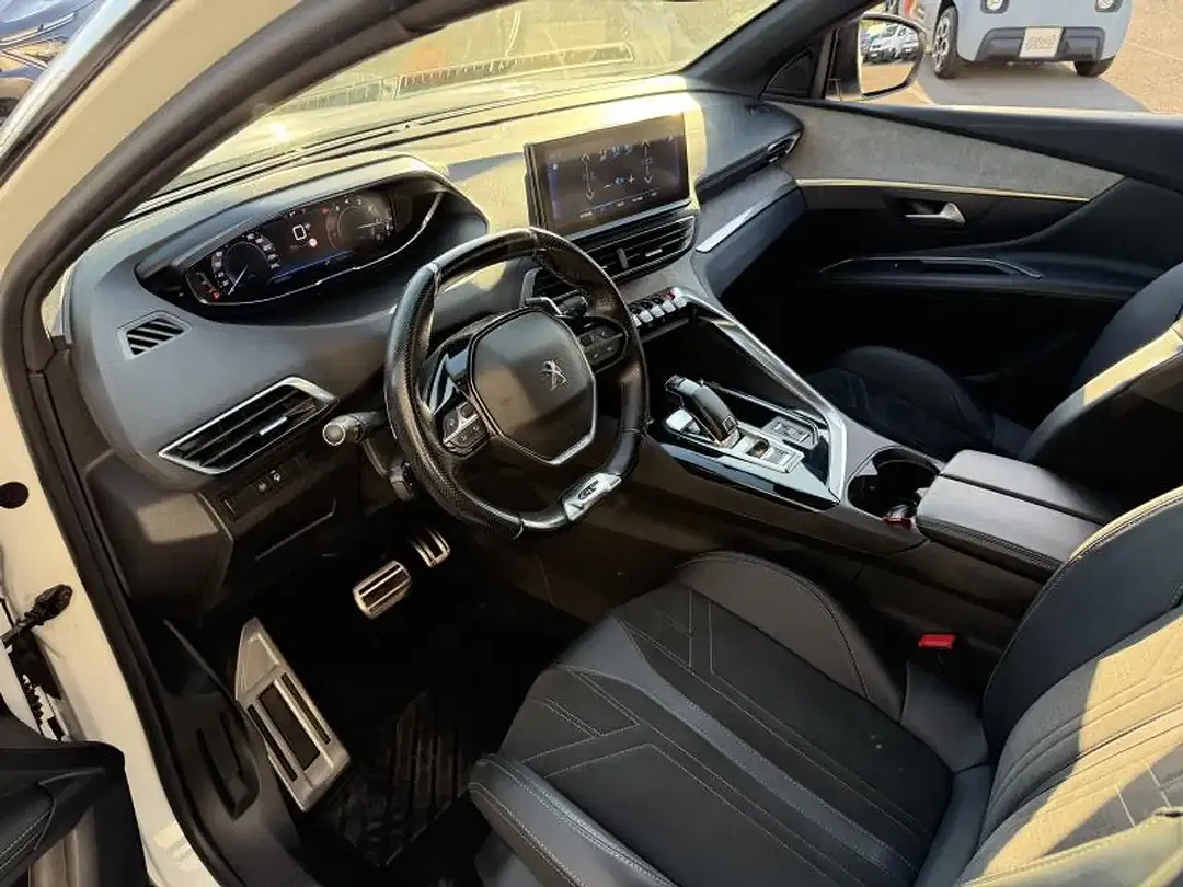 Peugeot 3008 GT - Thumbnail 10