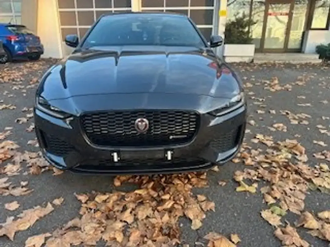 Jaguar XE 4x4 R-Dynamic SE - Thumbnail 9