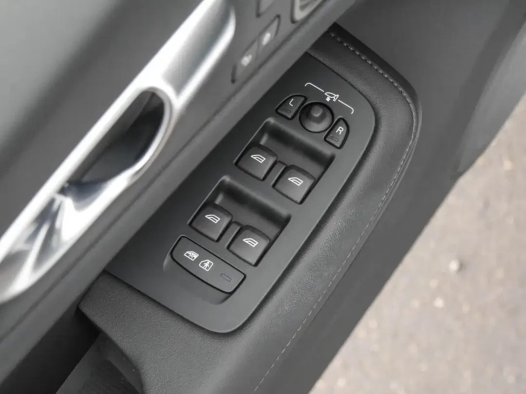 Volvo V60 T6 Plus Dark - Thumbnail 13