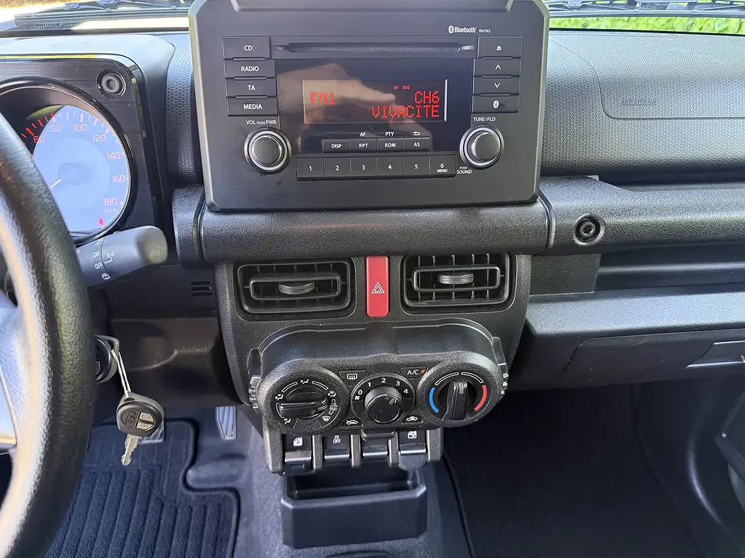 Suzuki Jimny 1.5 4x4 - Thumbnail 9