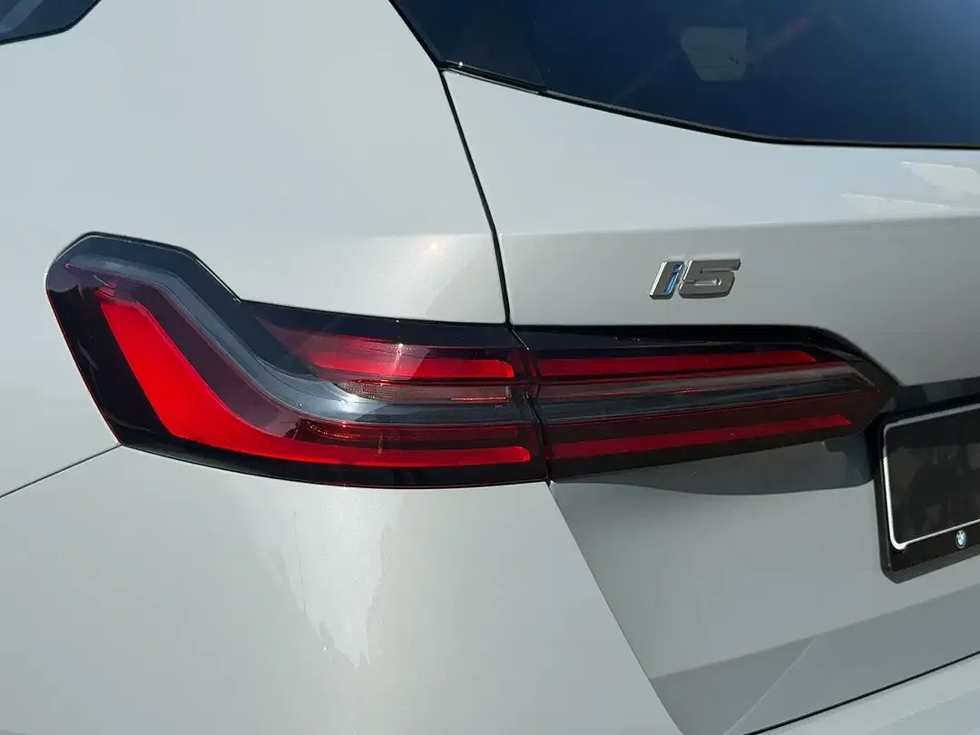 BMW i5 eDrive M Sport Pro - Thumbnail 6