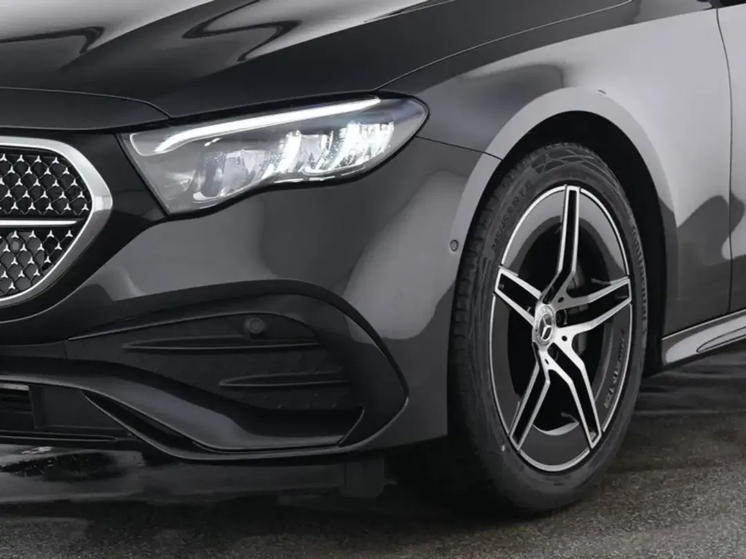 Mercedes-Benz E 200 AMG Night - Thumbnail 3