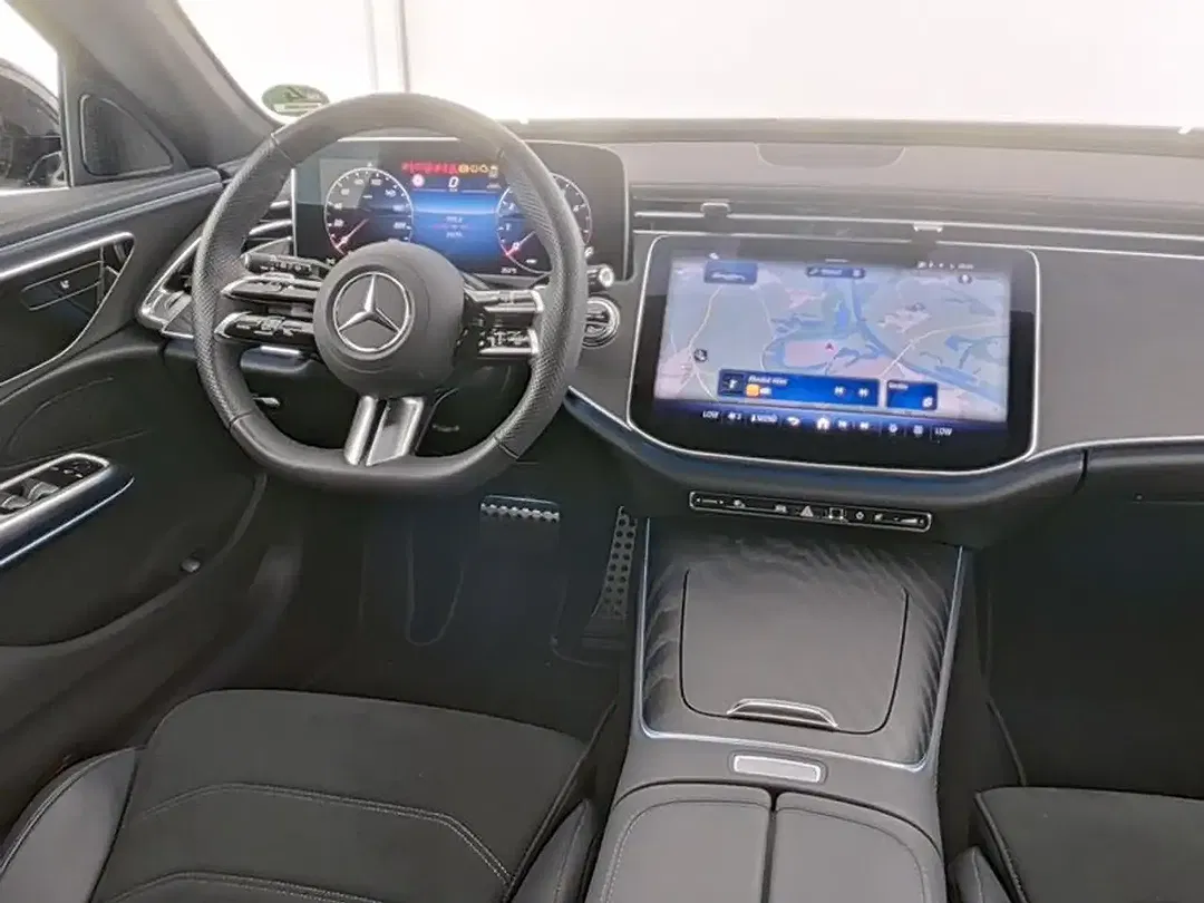 Mercedes-Benz E 200 AMG Night - Thumbnail 5