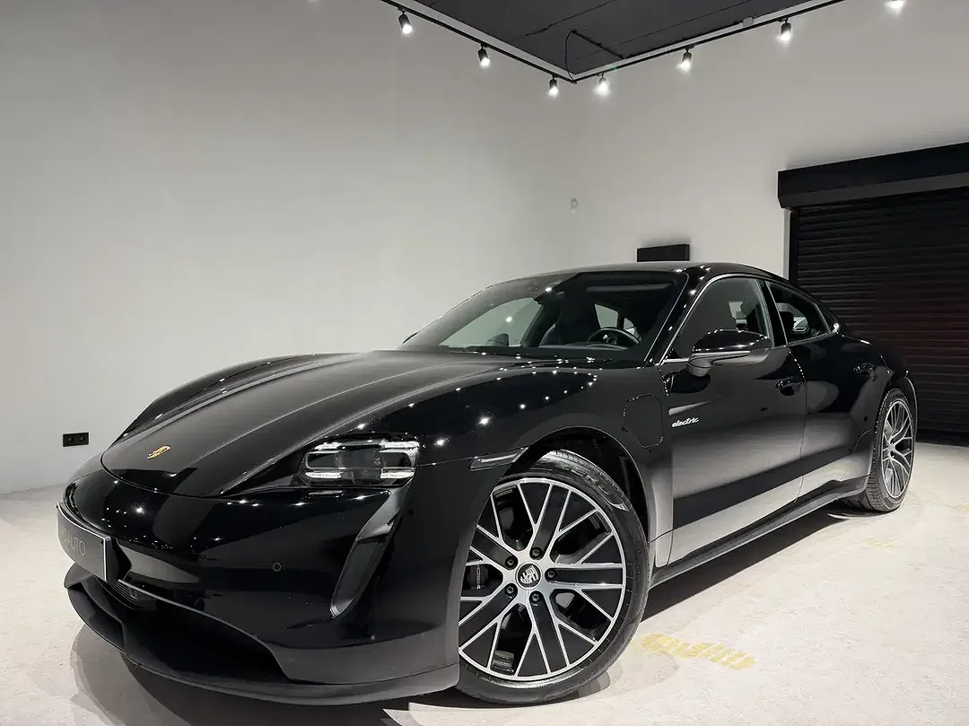 Porsche Taycan 4 Performance Sport Chrono - foto 1