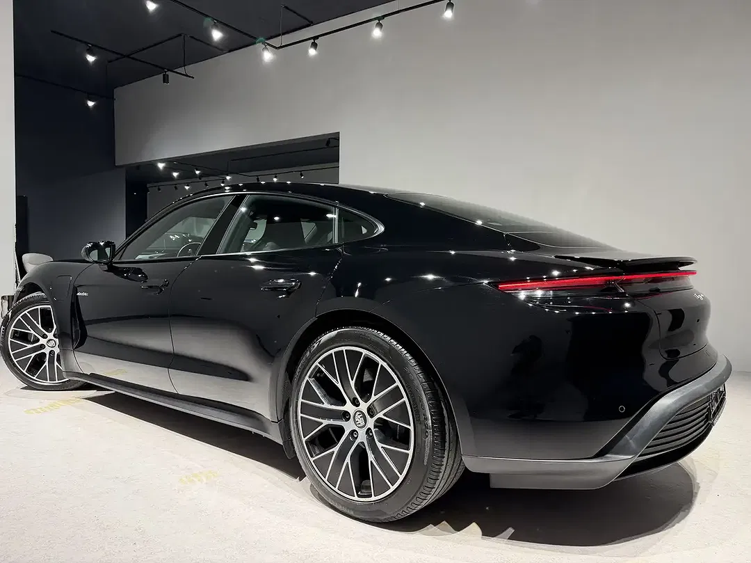 Porsche Taycan 4 Performance Sport Chrono - Thumbnail 10