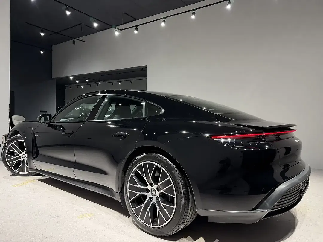 Porsche Taycan 4 Performance Sport Chrono - Thumbnail 11