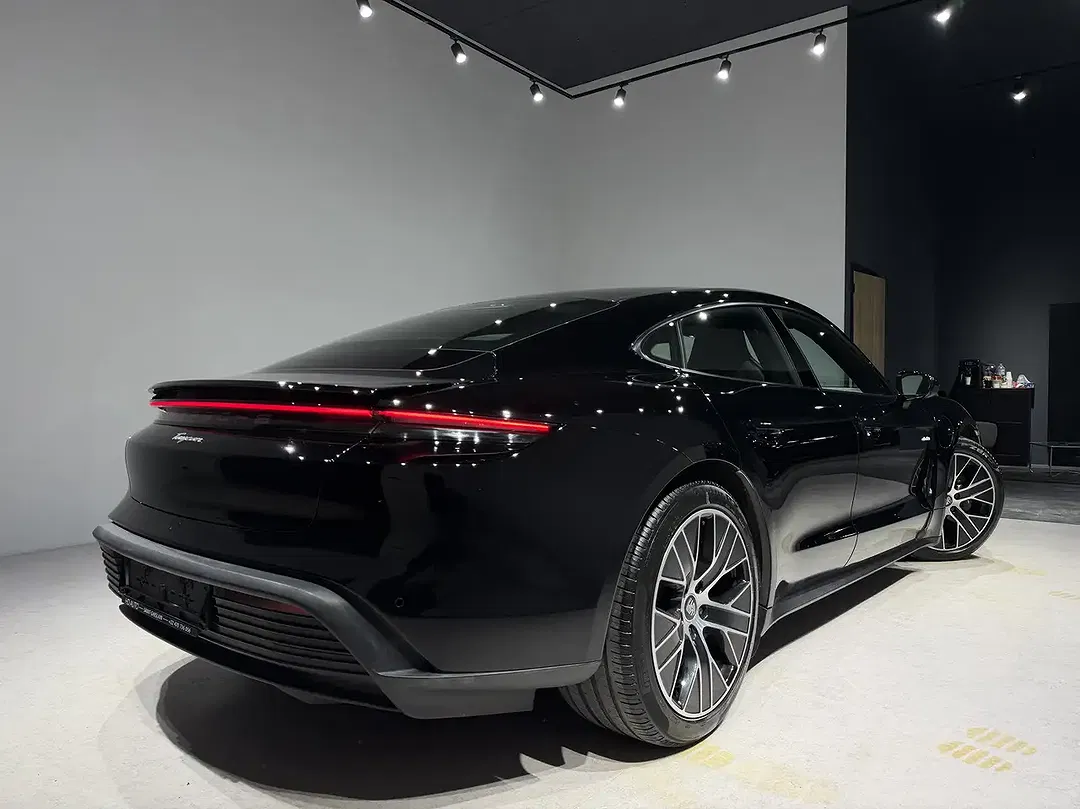 Porsche Taycan 4 Performance Sport Chrono - Thumbnail 14