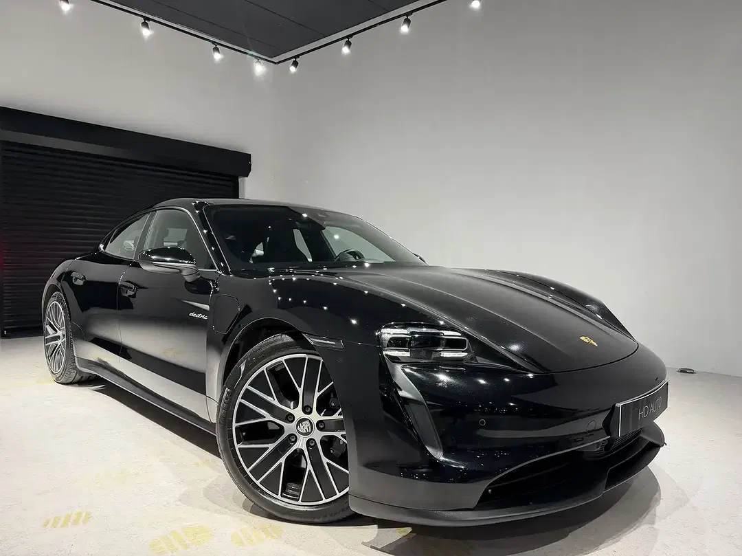 Porsche Taycan 4 Performance Sport Chrono - Thumbnail 8