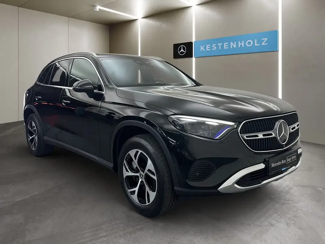 Mercedes-Benz GLC 300 4MATIC - Thumbnail 3