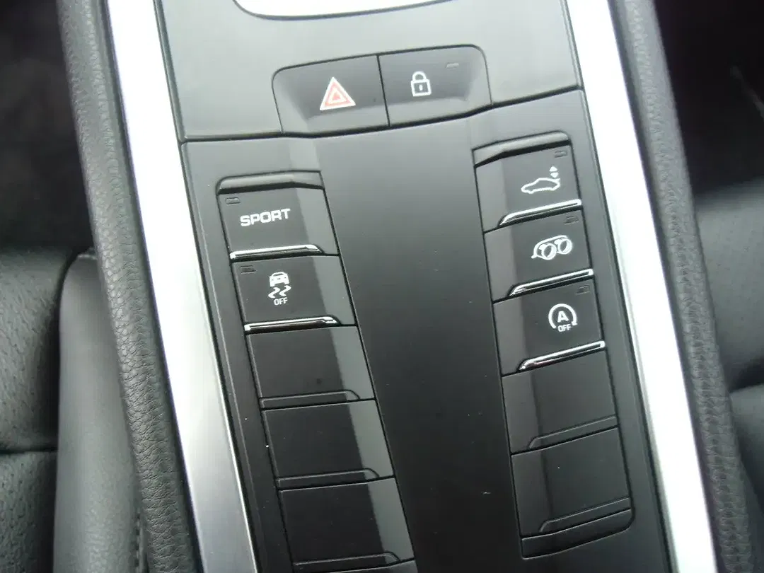Porsche Cayman Plus - Thumbnail 13