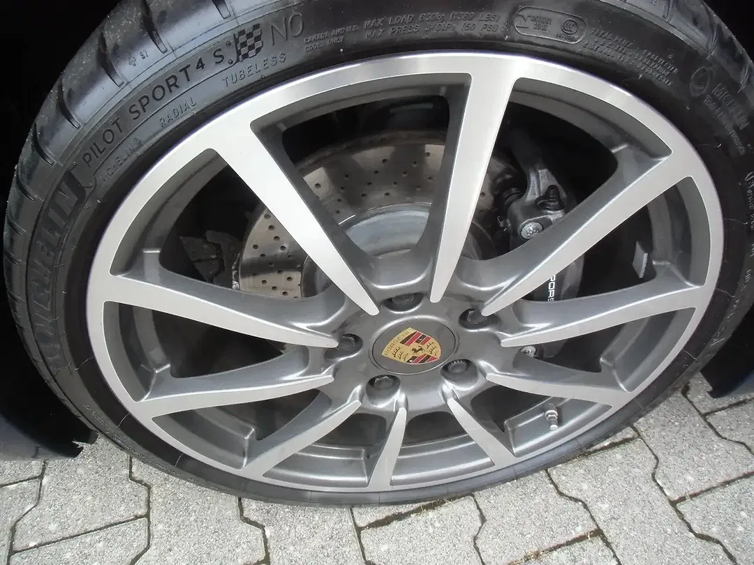 Porsche Cayman Plus - Thumbnail 16