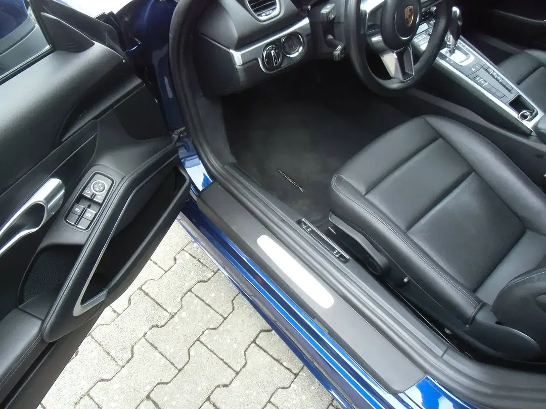 Porsche Cayman Plus - Thumbnail 7