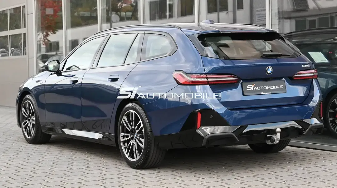 BMW 520 AUT Touring M Sport Pro - Thumbnail 3