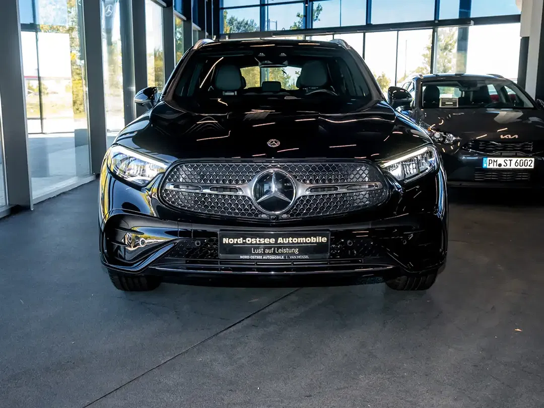 Mercedes-Benz GLC 300 4MATIC AMG MBUX - Thumbnail 4