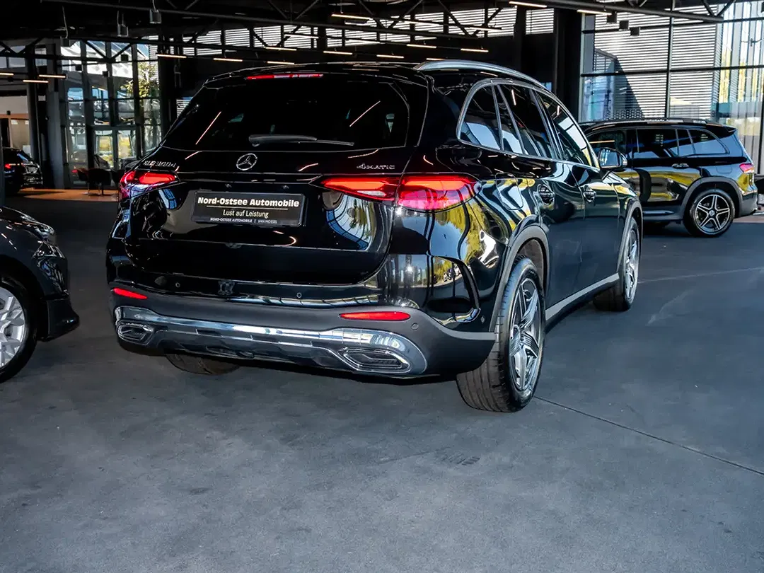 Mercedes-Benz GLC 300 4MATIC AMG MBUX - Thumbnail 6