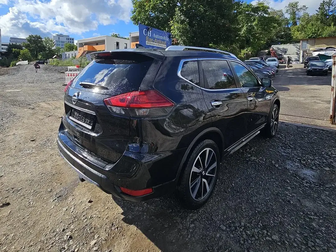 Nissan X-Trail Tekna - Thumbnail 4