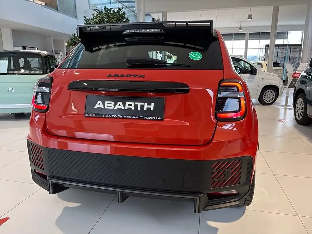 Abarth 600e Turismo - Thumbnail 13
