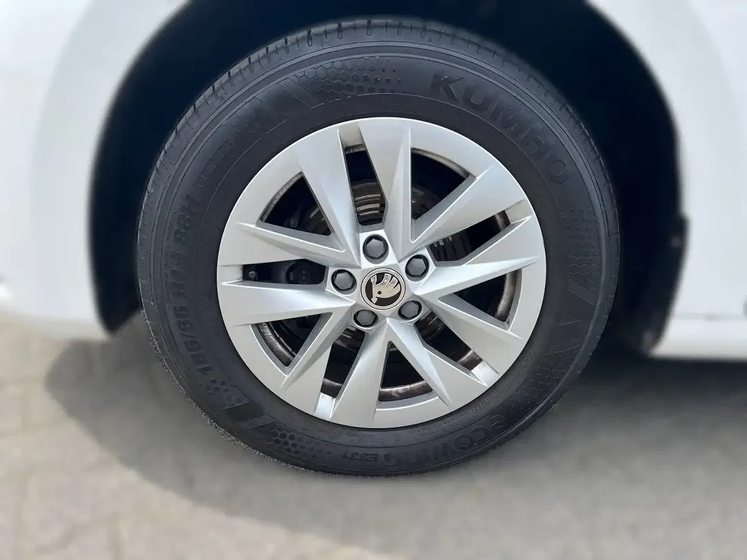 Skoda Fabia 1.0 TSI Active - Thumbnail 6