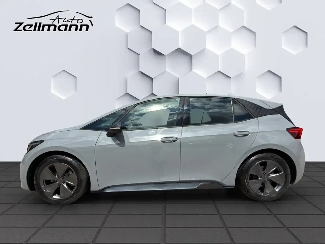 CUPRA Born - Thumbnail 2